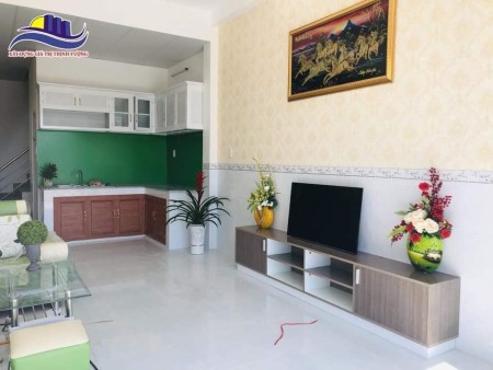 Bán nhà về quê ngay trung tâm chợ bến Cát, lh 0868396397