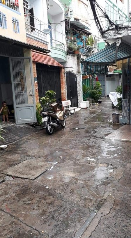 Bán nhà Âu Cơ, diện tích 21m2, hẻm xe hơi, Quận Tân Phú, giá 1ty99