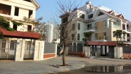 Bán biệt thành phố giao lưu giá 35 tỷ hướng nam rất mát