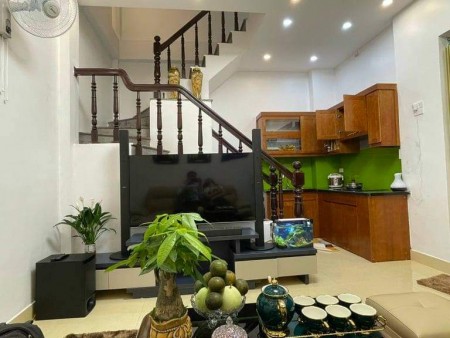Bán nhà Quận Hoàng Mai, nhỉnh 2 tỷ, sở hữu căn nhà đằng cấp, lhcc