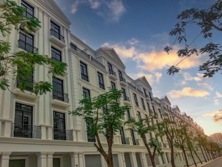 Cần bán nhà phố thương mại Manhattan 5 tầng tại Vinhomes Grand Park Q9 hỗ trợ vay NH 70%