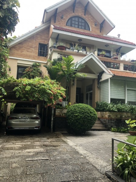 Cho thuê nguyên căn Villa 800m2 Hồ bơi,sân vườn,trệt 2 lầu 5PN Thảo Điền QUẬN 2