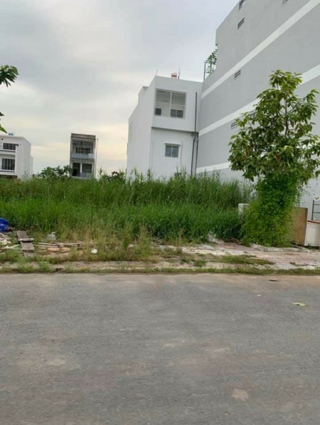 Hàng hiếm khó tìm liên hệ 0907382588 để được xem nền, dt 80m2