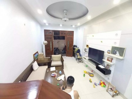 Bán nhà Mỹ Đình Quận Nam Từ Liêm, rộng hiếm có trong khu vực, dt 37m2 giá chỉ 2.75 tỷ