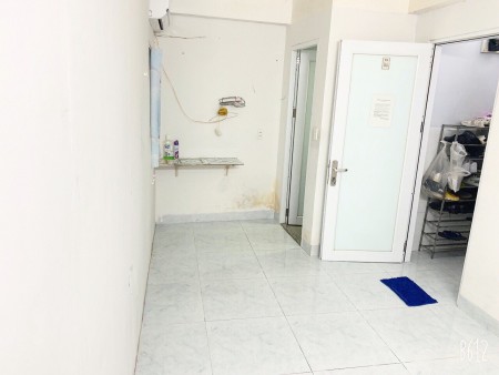 2,8tr/th. Còn 1 phòng có máy lạnh, kệ bếp, cửa sổ Đường 3/2, Quận 10