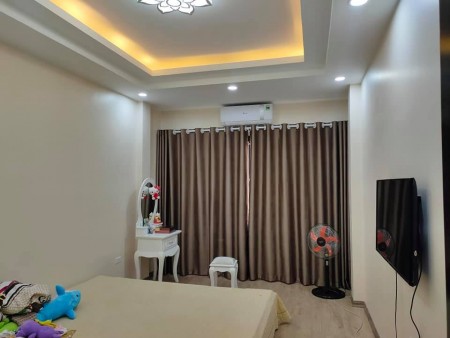 Bán nhà phố Khương Đình, dt 40m2, 4 tầng, mt 4,2m giá chỉ 3,99 tỷ