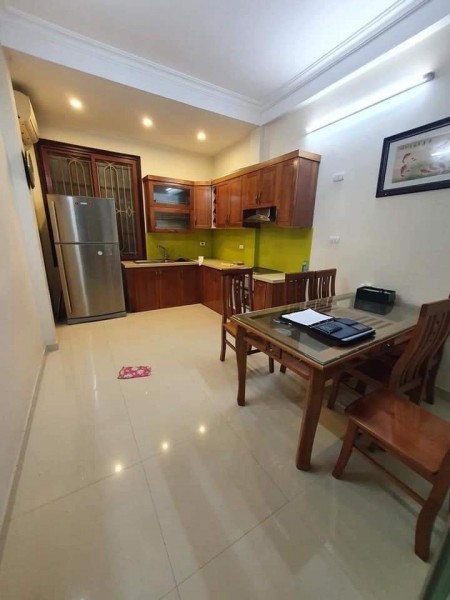 Bán nhà tầng 2 Vạn Phúc, Ba Đình, đt 45m2, ô tô đỗ cửa, giá bán 1.75 tỷ, lh 0374071037