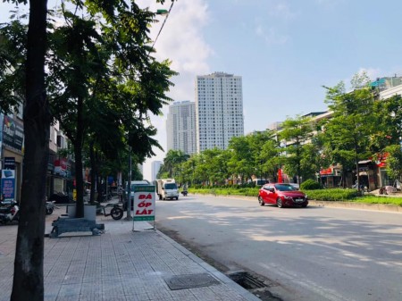 Mặt phố nở hậu đầu tư khách sạn, ccmn phố Giải Phóng, dt 139m2, giá 15 tỷ