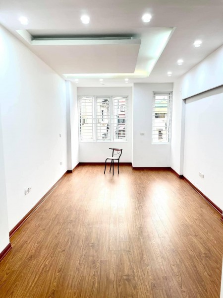 Bán nhà Võ Chí Công, 2 bước ra phố, 3 bước ra phố, 3 mặt thoáng, ở, kinh doanh đỉnh, dt 44m2, giá 5.05 tỉ