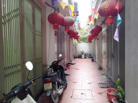 Chính chu cần bán nhà nguyên căn đúc kiên cố, dt 30m2, 4 tầng giá 2,65 tỷ