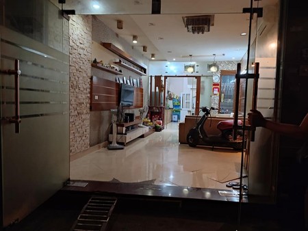 Bán gấp nhà Hoàng Văn Thái Thanh Xuân, dt 50m2, 5 tầng, mt 4.2m, ô tô, giá 4tỷ3