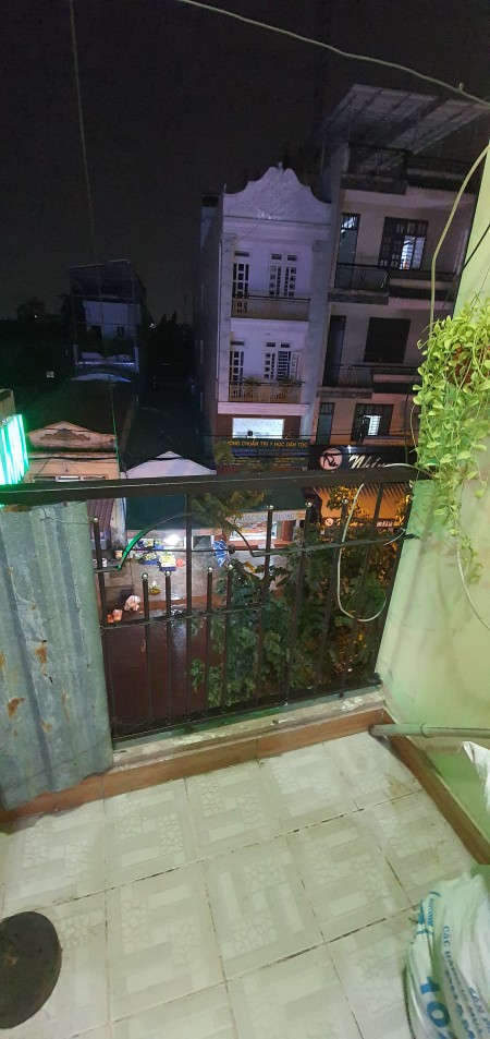 Pass phòng trọ 35m2 có gác và ban công thoáng mát, giá 2.4 triệu/tháng