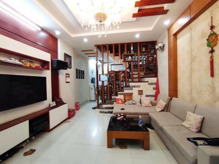 Bán Nhà Đẹp Phố Kim Mã Cạnh Ngoại Giao Đoàn: 50M2, 5T, 6PN, MT 5M, 5 tỷ, Nhà mới xây 2017.