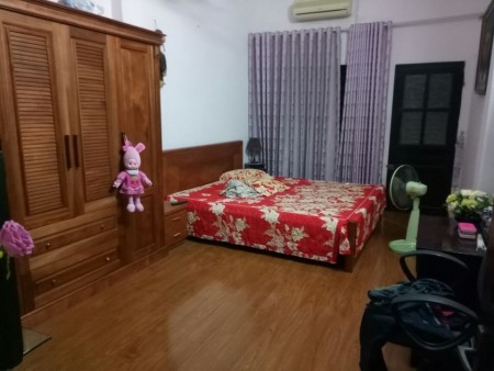 Đống Đa Quốc Tử Giám, dt 43m2, 3 tầng đối diện Văn Miếu lh: 0836488482