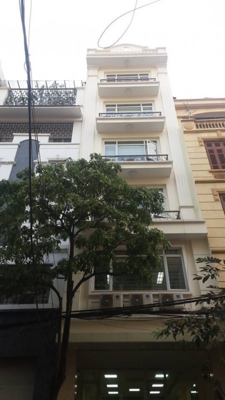 Bán nhà mặt phố Hoàng Quốc Việt, 2 mặt thoáng, xây 6 tầng, dt 85m2, mt 4.2m, giá 31 tỷ LH 0968990560