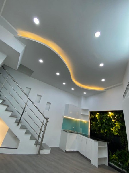 Bán nhà HXH lô góc 2 mặt tiền Tôn Đản, thuận tiện kinh doanh tốt, 4 tầng 3pn giá 4 tỷ 85