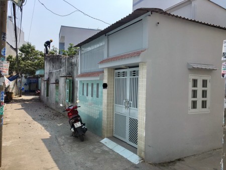 Bán nhà cấp 4 hẻm xe hơi 1027 Huỳnh Tấn Phát P. Phú Thuận Quận 7