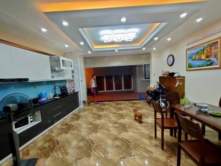 Bán nhà 33 mặt thoáng Nguyễn Văn Cừ, ô tô đỗ cách 5m, dt 47m2, 3 tầng, cực đẹp ở ngay, lh 0963521933