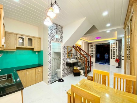 Nhà 3 tầng, hẻm xe hơi hơn 4m đường Lý Thường Kiệt, giá bán 4,5 tỷ