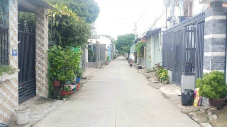 Bán Đất mặt tiền đường Phan Đạt Đức 126m2, Quận 9, giá 5.92 tỷ