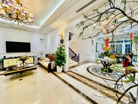 Mặt phố VIP Hoàng Cầu DT 110m2, 6T MT 10m, vỉa hè siêu rộng, thang máy KD bất chấp. 28 tỷ (TL)