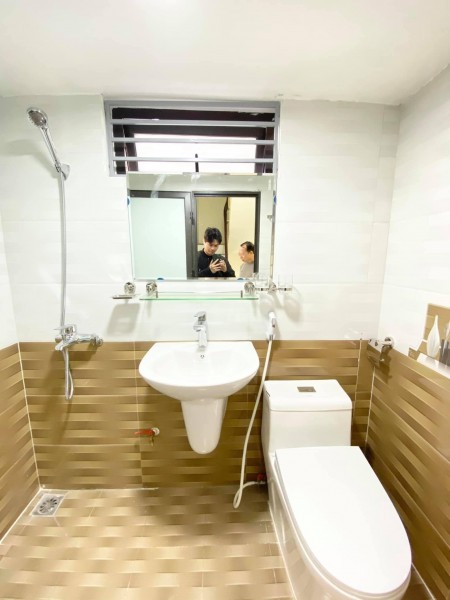 Bán gấp nhà Đại Cồ Việt mặt phố lô góc giá chỉnh 5 tỷ, lhcc