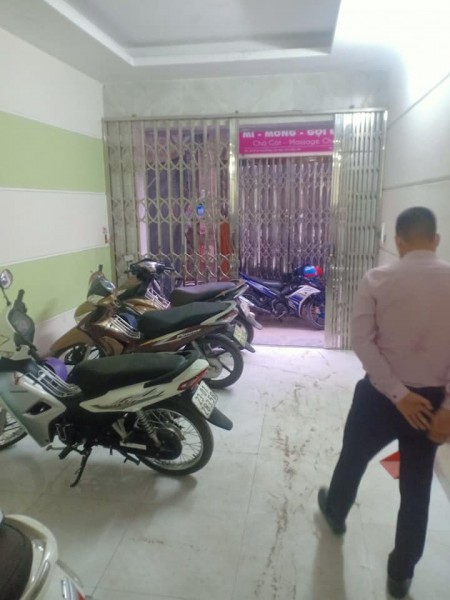 Bán nhà Hoa Bằng, dtsd 50m2, 5 tầng, khách mua ở hoặc cho thuê giữ tiền