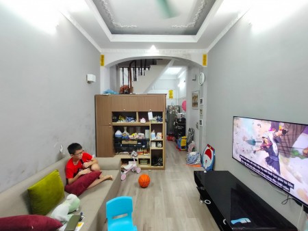 Bán nhà Thái Hà diện tích 45m2, 4 tầng, mt 4m, cách ô tô 15m, giá nhỉnh 5 tỷ