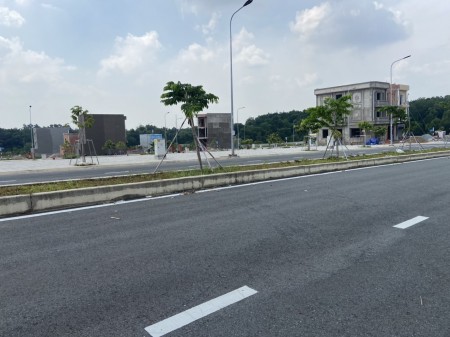 Bán đất 10x20, sổ hồng riêng, đất sát trung tâm y tế Thịn Xã, Tân Uyên, Bình Dương, giá 1.34 tỷ/nền