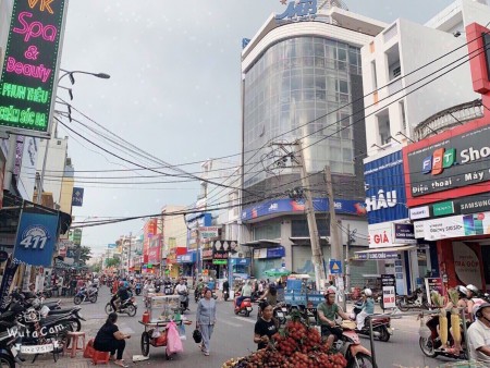 Cần bán gấp nhà Mặt tiền, 1p ra chợ Tân Hương, Ngang 5M, 60M2, chỉ 4.7 Tỷ.