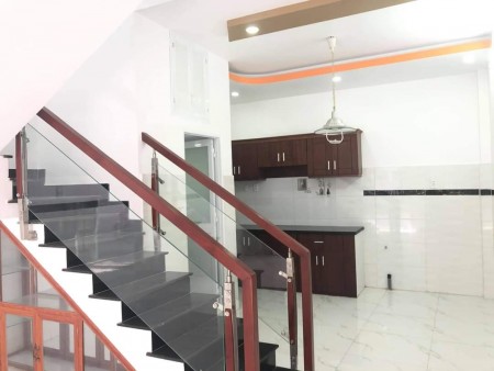 Nhà mặt phố đường ô tô to, khu sầm uất dân trí, giá chỉ 6.75 tỷ
