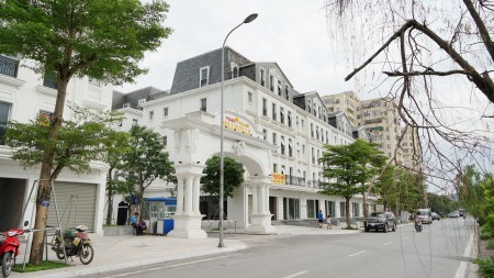Nhà liền kề KĐT Nam Trung Yên, cách công viên rộng 10ha chỉ 50m