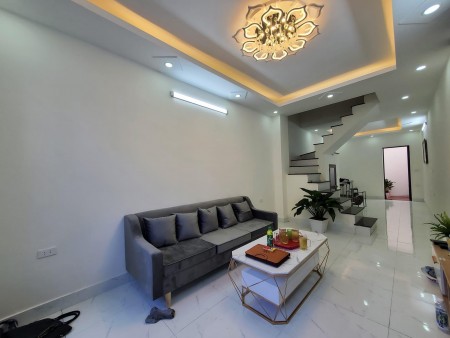 Bán nhà Minh Khai- Hoàng Mai. Gần phố lớn. Diện tích 55m2. Giá: 4,5 tỷ