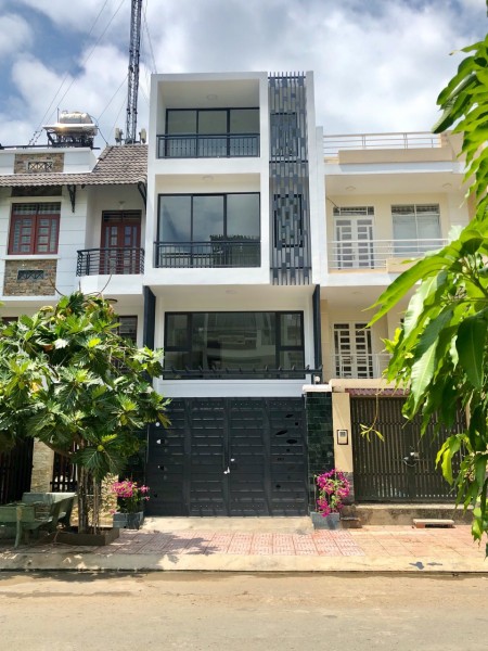 Bán nhà Đường Liên Phường Quận 9 giá tốt, duy nhất 1 căn, giá 7.95 tỷ