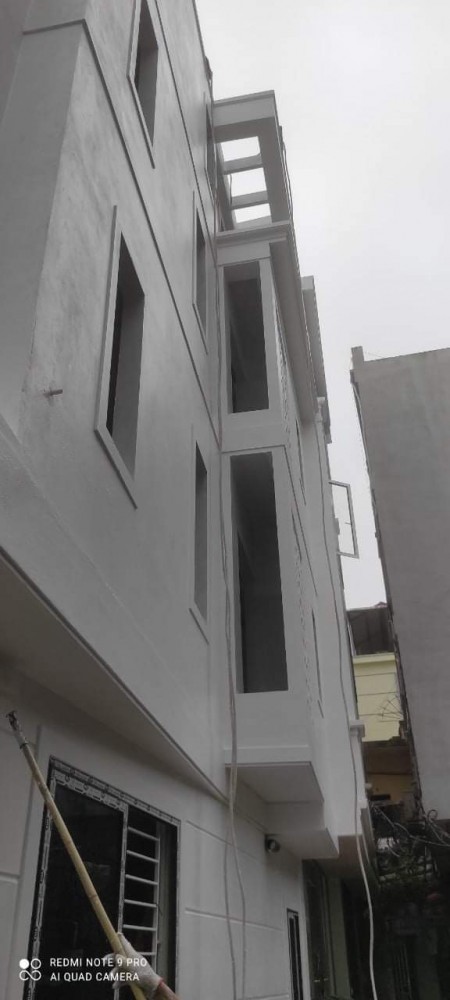 Căn duy mới xây nhỉnh 2tỷ mặt tiền 4.6m gần tâm điểm Thanh Trì