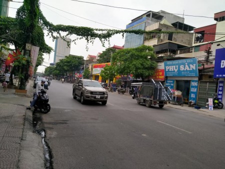Mặt phố Phùng Hưng kinh doanh gần bệnh viện 103, giá 7.xx tỷ, lh 0984821304