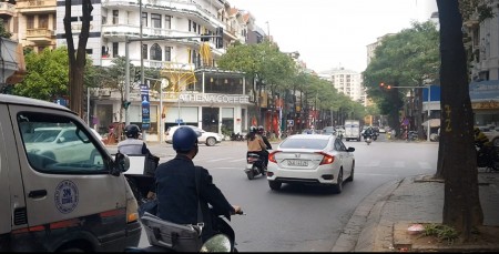 Tòa nhà phố Trung Hòa, Cầu Giấy. Lô góc, vỉa hè, oto, KD. 200m2 5T MT25m 50 tỷ