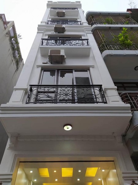 Bán gấp nhà Nguyễn Văn Cừ view ngắm hồ 6 tầng 50m2 MT 5m 6.9 tỷ.