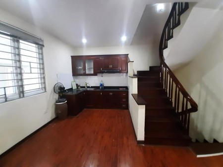 SIÊU HIẾM NHÀ ĐẸP GẦN PHỐ, LÔ GÓC, KINH DOANH, 109 Quan Nhân 40m2 5 tầng mặt tiền 4m 3.95 tỷ.