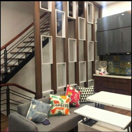 Cần bán nhà Lạc Long Quân 30m2 giá 5.05 tỷ- 2 mặt thoáng ô tô đỗ cửa- kinh doanh.
