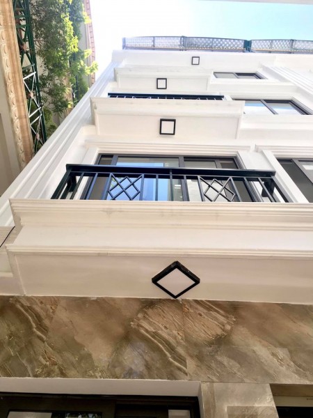 Nà mới về ở luôn tại Đào Tấn 34m2 x 5 tầng, mặt tiền 4m giá nhỉnh 4 tỷ