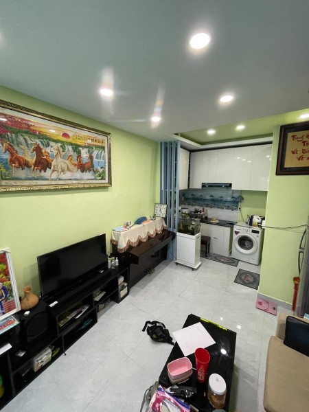 Nhà 2.9 tỷ chủ tặng hết nội thất, vị trí kinh doanh ngay ngã tư hàng xanh