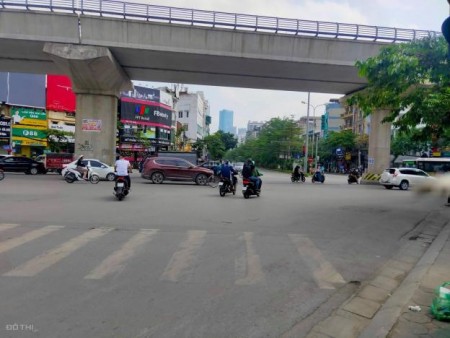 Bán nhà mặt phố ngã tư Trần Thái Tông, Xuân Thủy, diện tích 48m2, 5 tầng, giá 16.8 tỷ 0968990560