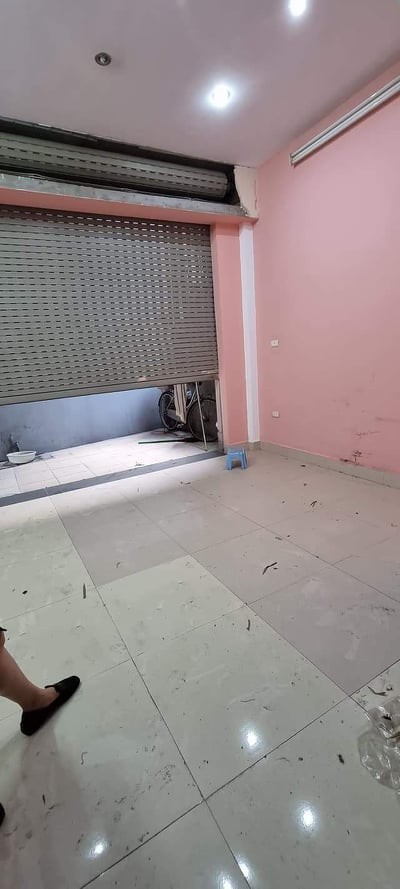 Bán nhà trung tâm Cầu Giấy, thoáng, đẹp, ba bước ra ô tô, 50m2, chỉ 3.8 tỷ