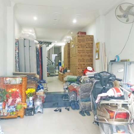 Nhà nở hậu, SHHC, 4 lầu mặt tiền đường chính Hồ Thành Biên P4 Q8