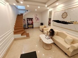 Bán Nhà Trần Thái Tông, Duy Tân.6 Tầng Lô Góc 2 Thoáng, Mt 4,5m- Kinh Doanh. Giá 5,5 tỷ.