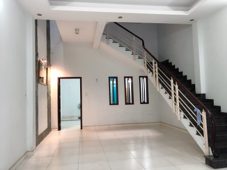 Cần bán nhà khu dân cư Him Lam 6A, 4pn, 5wc, khu an ninh, giá 13.5 tỷ