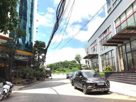 Bán nhà vị trí siêu đẹp, ô tô tránh đường Lê Đức Thọ, giá bán 4.5 tỷ