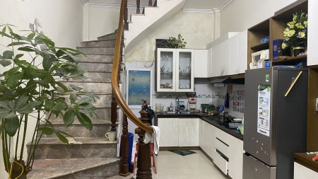 Bán nhà hiếm Xuân La diện tích 68m2, 3 tầng, giá 4,4 tỷ ở ngay, lh 0983753389
