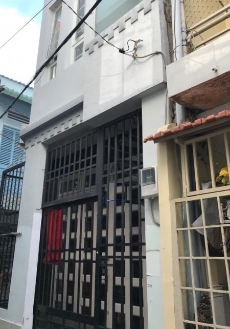 1 tỷ 7 Có nhà hiếm ở Đông Hồ, 15m2, hẻm xe hơi, Quận Tân Bình